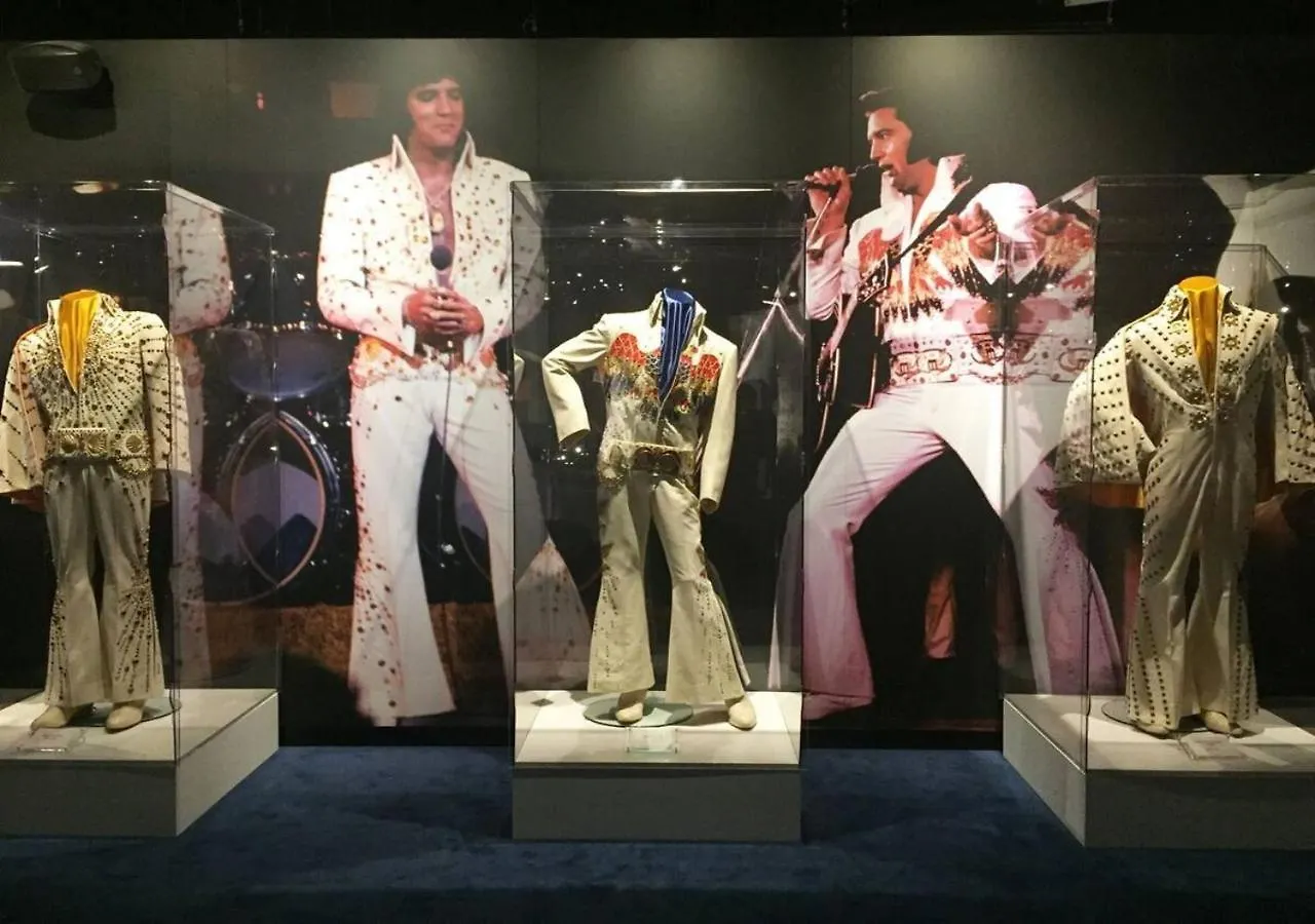 12 Minutes To Elvis, Classic 1900S Revitalized Memphis